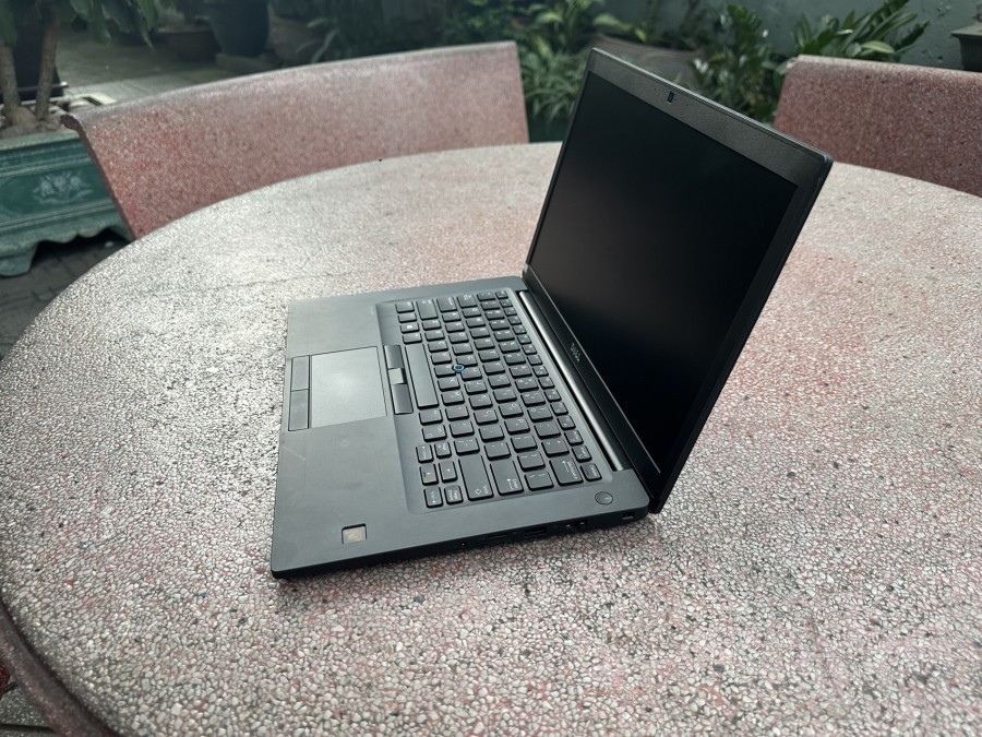 Laptop Dell 7490 thumb