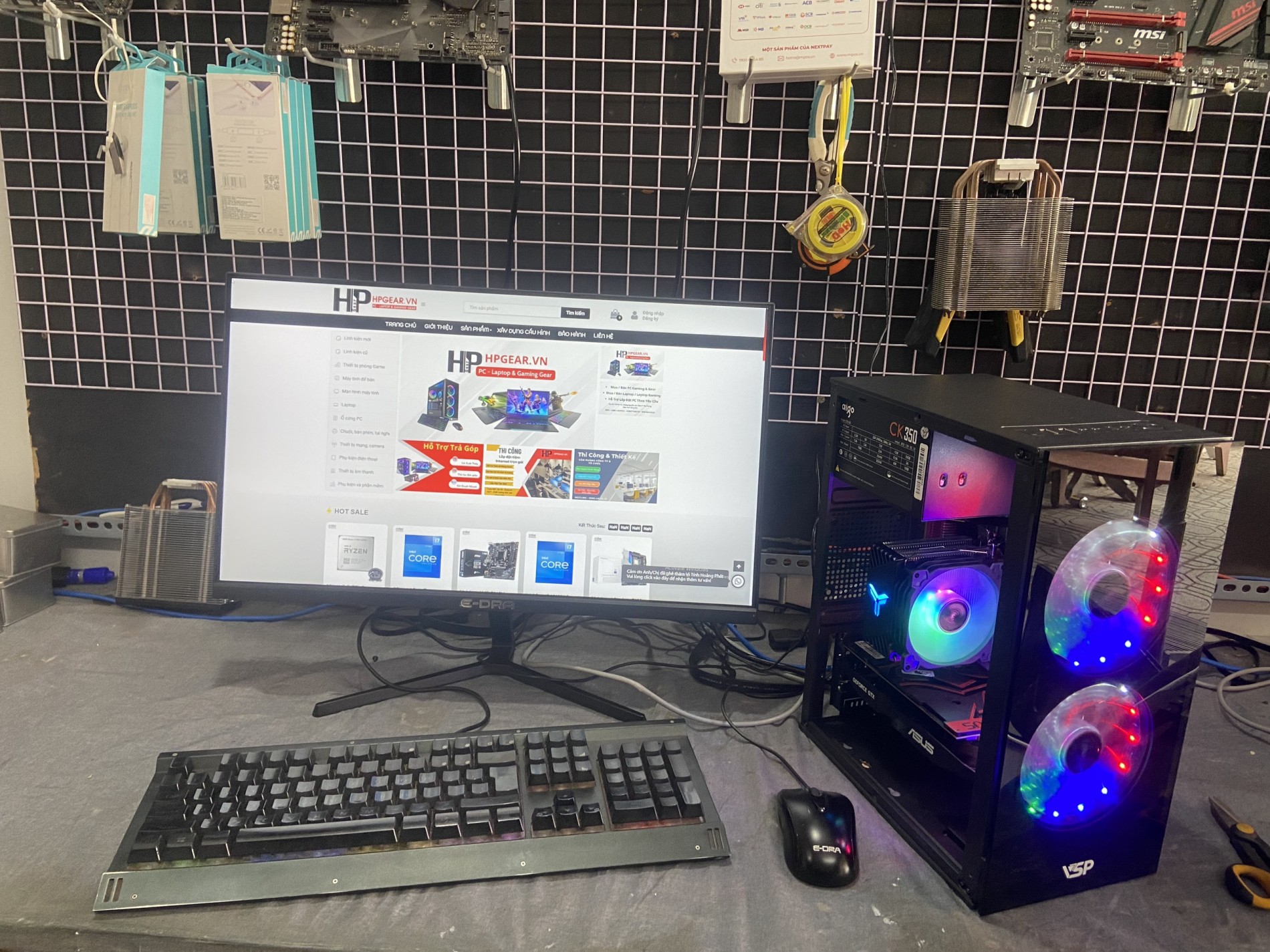 BỘ PC NHỎ GỌN LED RGB ĐẸP CHƠI ĐƯỢC CÁC TỰA GAME: LMHT, FIFA 04, PUBG, GTA5..